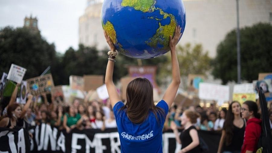 Bolsonaro diz que Greenpeace é 'lixo' e 'não vale nada' 