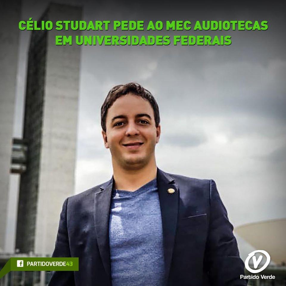 Célio Studart pede ao MEC audiotecas em universidades federais
